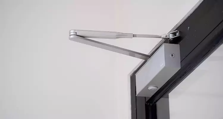 Screen Door Closer Installation in Coral Terrace, FL