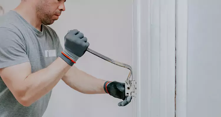 Cracked Door Jamb Repair in Coral Terrace, FL