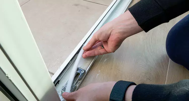 Garage Door Off Track Repair in Coral Terrace, FL