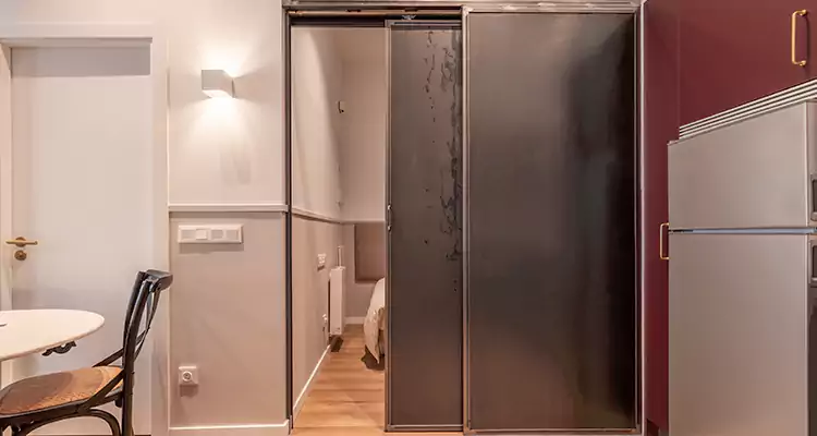 We Fix Closet Sliding Door in Coral Terrace, FL 