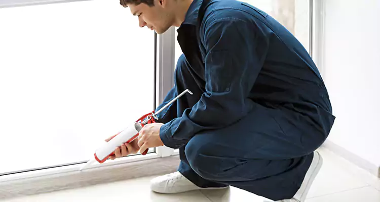 Window Glass Caulk Repair in Coral Terrace, FL