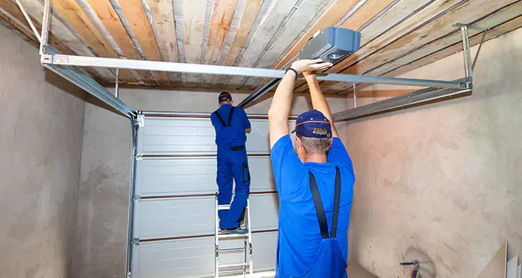 Garage Door Opener Technician in Coral Terrace, FL